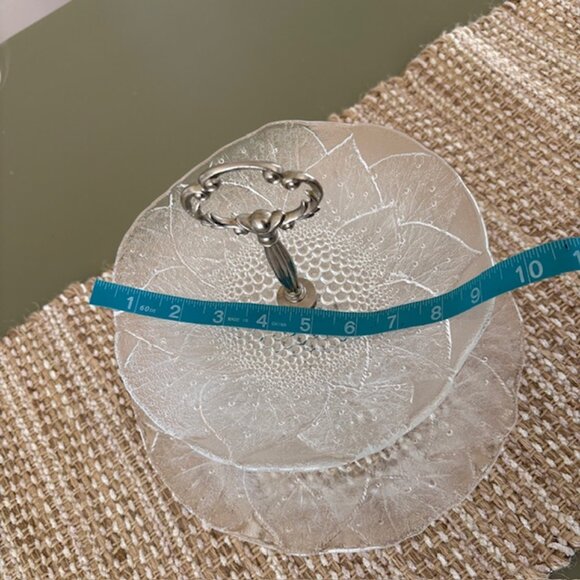 2 Tier Textured Glass Serving Piece Embossed Floral Pattern Vintage Holiday Gift - Picture 8 of 9